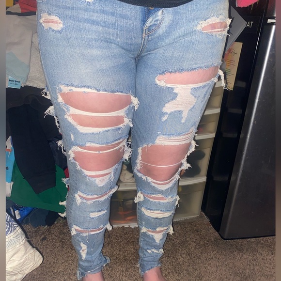American Eagle ripped jeans size 2 - Picture 5 of 6